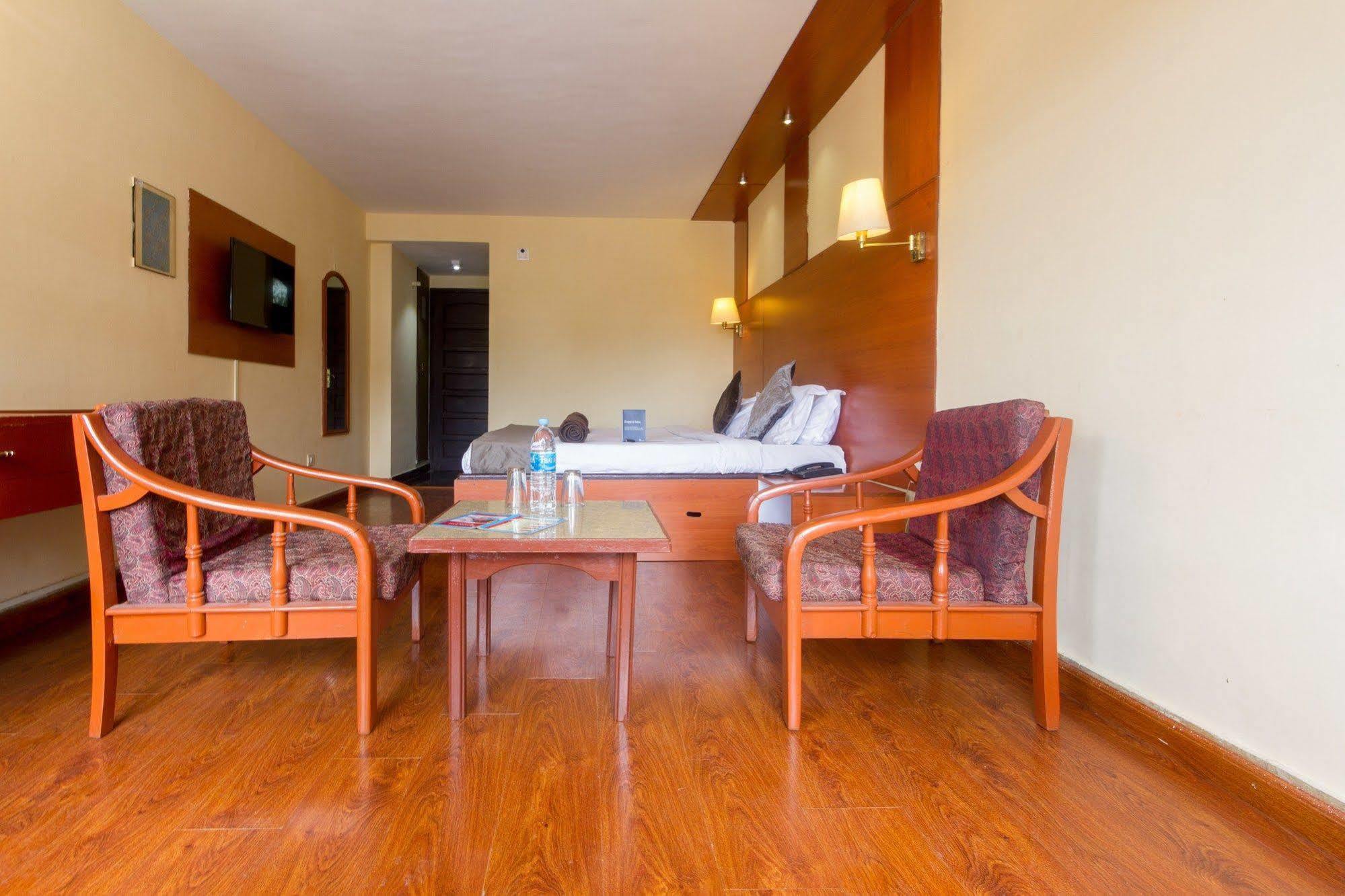Fabhotel Khems Shoram Palace Road Ooty Esterno foto