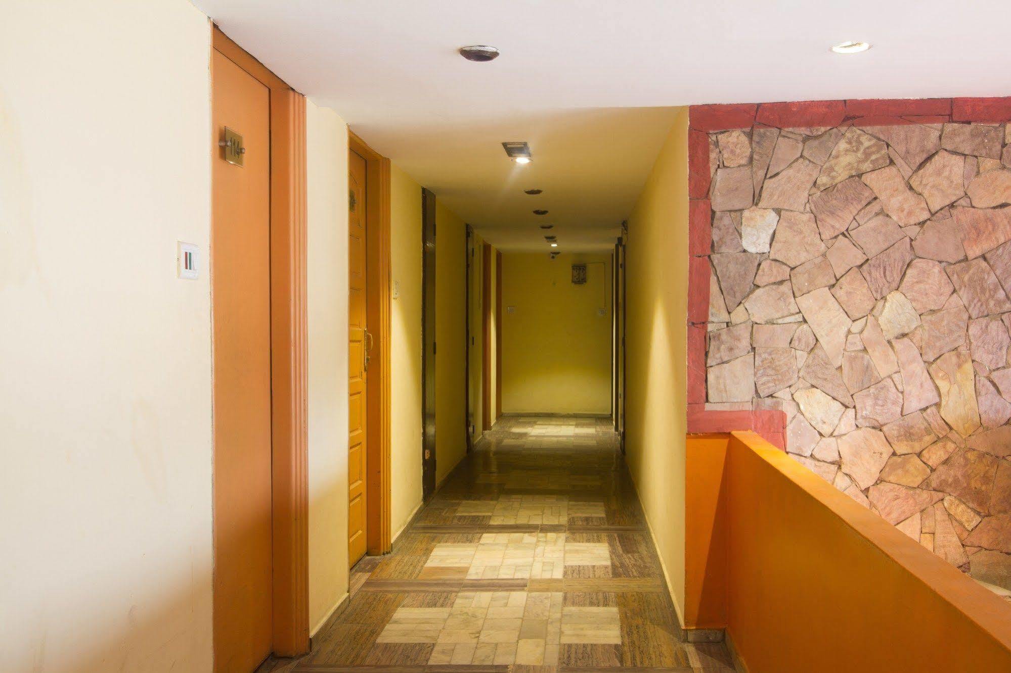 Fabhotel Khems Shoram Palace Road Ooty Esterno foto